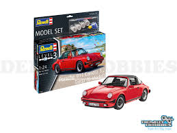 Revell 1/24 Porsche 911 Carrera 3.2 Targa (G Model)