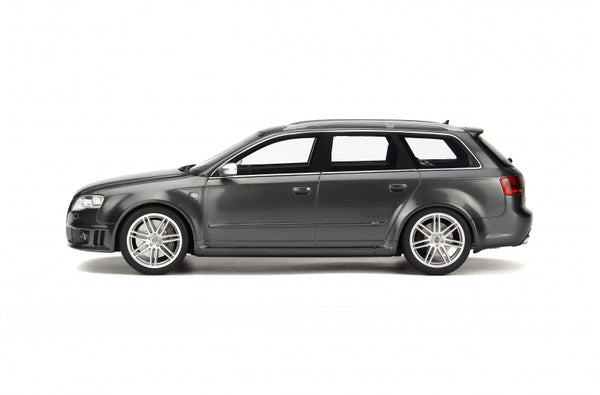 ミニチャンプス製　アウディRS4 アバント　B7型　1/18 Audi RS4 B7 Limousine 1:18 Minichamps Review - YouTube