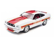 Greenlight - 1/18 1977 Ford Mustang Cobra II - White with Red stripes - "Free Wheelin'"