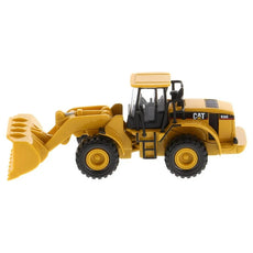 Diecast Masters | 1:64 Scale Cat 950M Wheel Loader | Model 84646CS