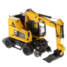 DM CAT M323F Railroad Wheeled Excavator - 1:50 Scale