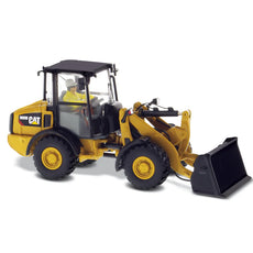 DIECAST MASTERS -CAT 906M COMPACT WHEEL LOADER 1/50