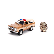 Jada- 1/24 Stranger Things Hopper's Chevy Blazer & Police Badge