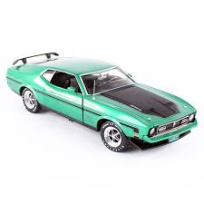 Auto World - 1/18  1971 Ford Mustang Mach 1