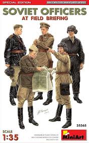 MiniArt- 1/35 Soviet Officers