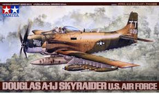Tamiya -1/48 Douglas A-1J Skyraider U.S. Air Force