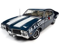 Auto World 1/18 1969 Oldsmobile 442 W-30