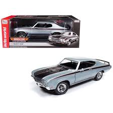 Auto World 1/18 1971 Buick GSX (Silver)
