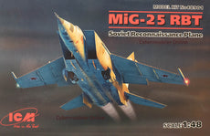 8901 MiG-25 RBT Soviet Reconnaissance Plane Plastic Model Kit