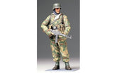 1/16 WWII German Infantryman (Reversible Winter Uniform)