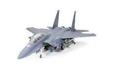 1/32 BOEING F-15E STRIKE EAGLE WITH BUNKER BUSTER