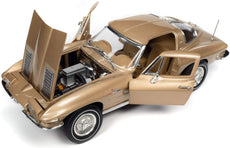 AutoWorld - 1/18  1963 Chevy Corvette Coupe - Gold